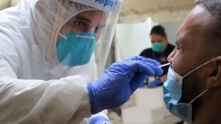 La OMS confirma la existencia de la variante Deltracron del coronavirus