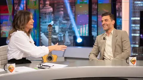 Nuria Roca pone en un aprieto a Oscar Isaac: "No te voy a preguntar más por la cara que has puesto" 'El Hormiguero 3.0'