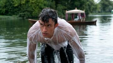 Jonathan Bailey como Anthony Bridgerton en la temporada 2