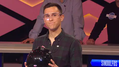 Un cómic de ‘Superlópez’ decide quién es el héroe de la bomba caliente: ¿‘Los ratones’ o ‘Sindulfos’? Un cómic de ‘Superlópez’ decide quién es el héroe de la bomba caliente: ¿‘Los ratones’ o ‘Sindulfos’?