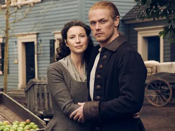 Caitriona Balfe y Sam Heughan en la temporada 6 de 'Outlander' Caitriona Balfe y Sam Heughan en la temporada 6 de 'Outlander'