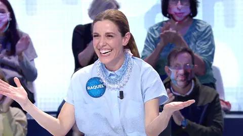 La proeza de Raquel Sánchez Silva en ‘Pasapalabra’: se gana el abrazo de Orestes La proeza de Raquel Sánchez Silva en ‘Pasapalabra’: se gana el abrazo de Orestes