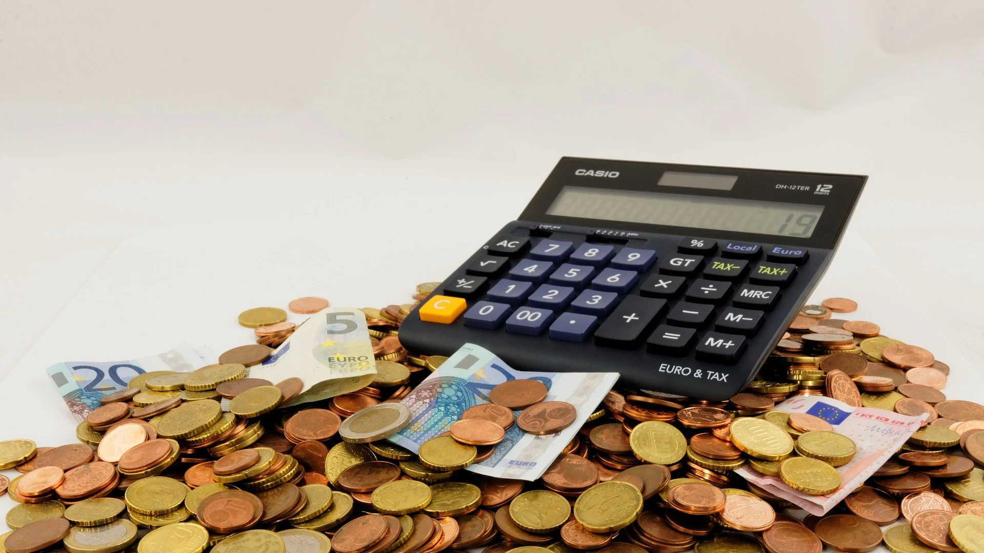 Una calculadora sobre dinero