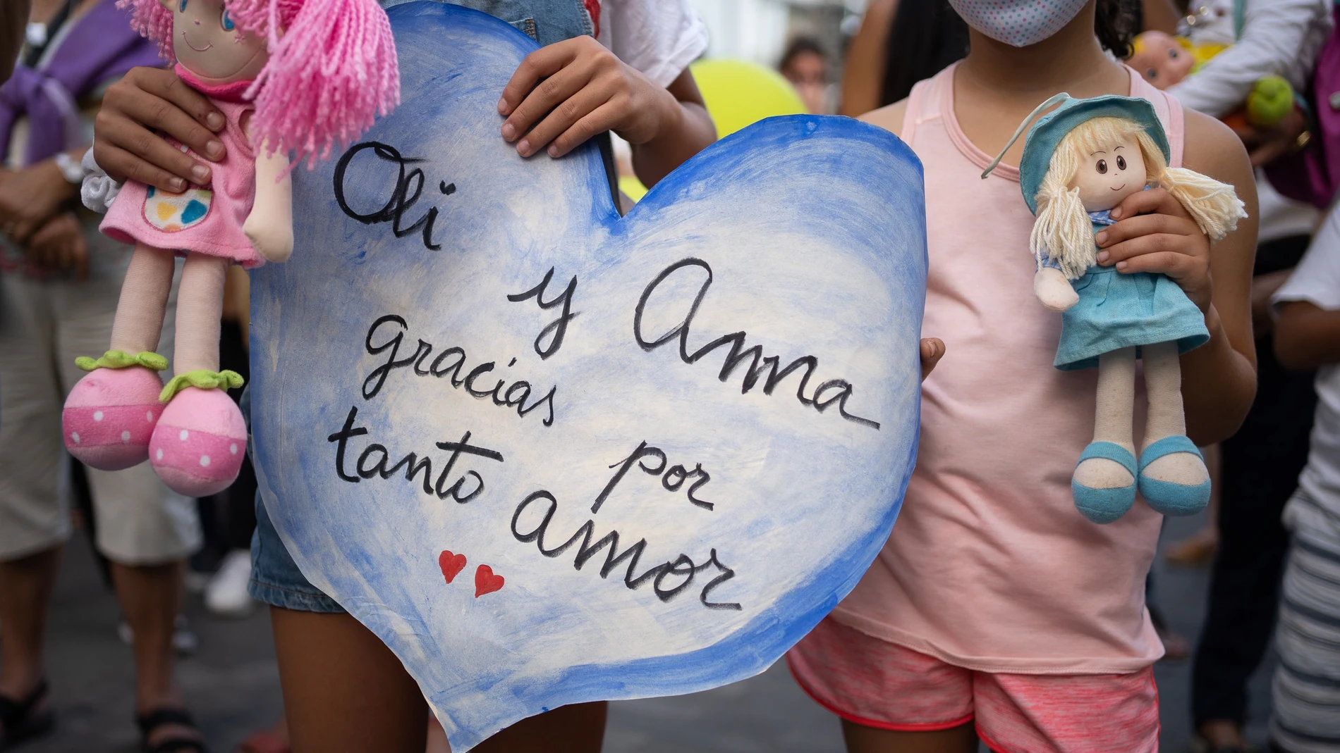 Una concentración en Santa Cruz de Tenerife como repulsa por el asesinato de Anna y Olivia