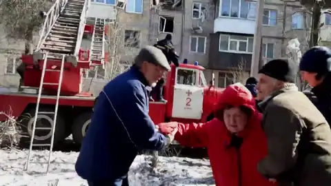 Evacuación entre bombas y misiles Evacuación entre bombas y misiles