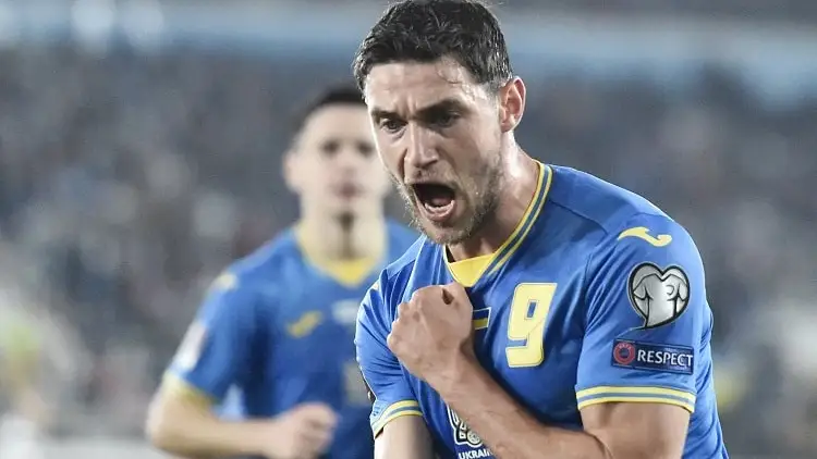 Roman Yaremchuk, con Ucrania Roman Yaremchuk, con Ucrania