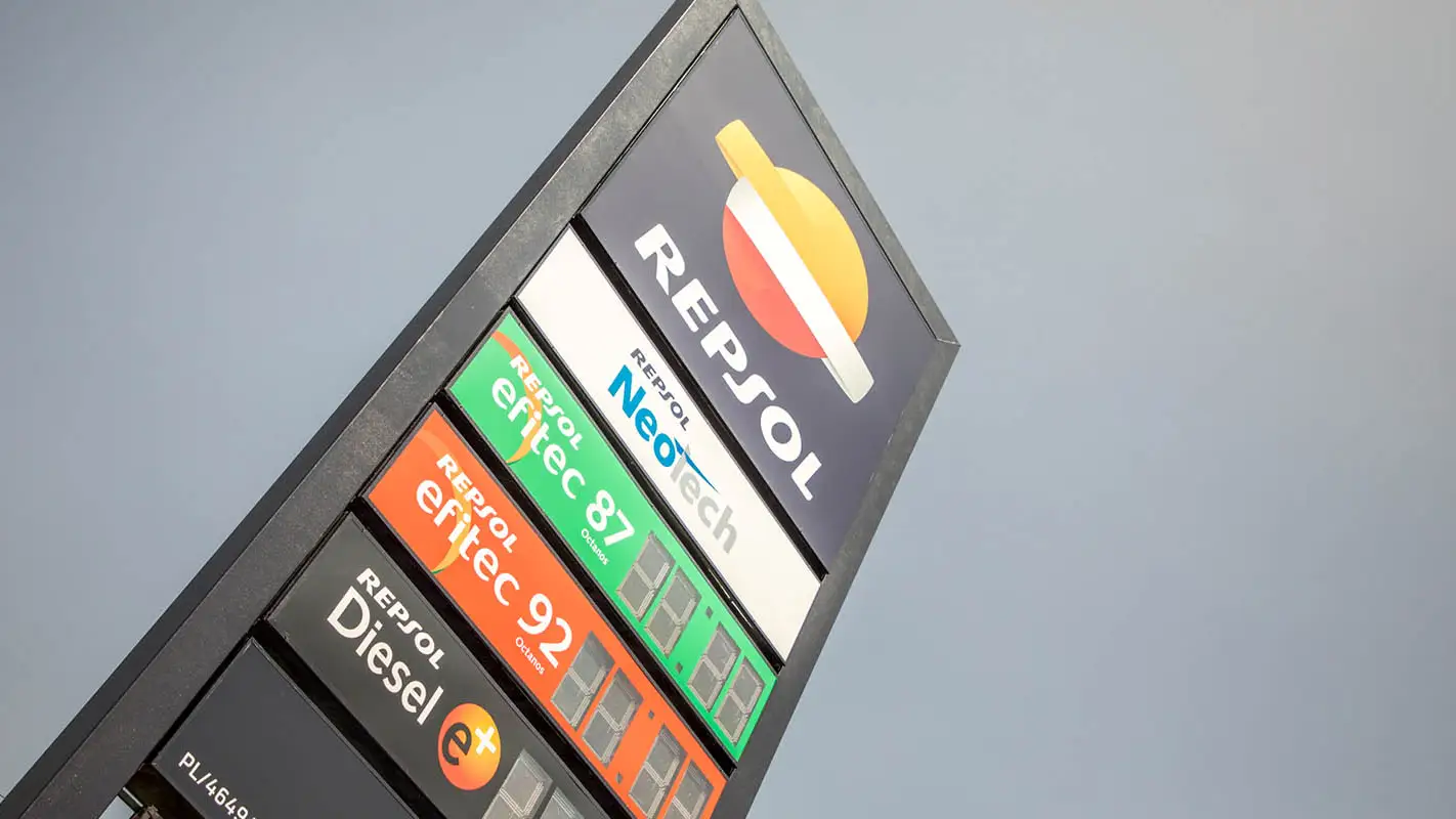 Imagen de una estaci&oacute;n de servicio de Repsol