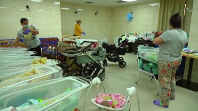 21 bebés nacidos por gestación subrogada, atrapados en un sótano en Kiev: 