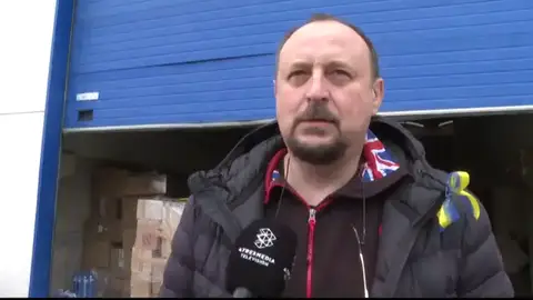 Voluntario en Girona con la guerra entre Rusia y Ucrania Ucranianos de Girona denuncian que un falso voluntario estaría cobrando por traer refugiados: "Indignante"