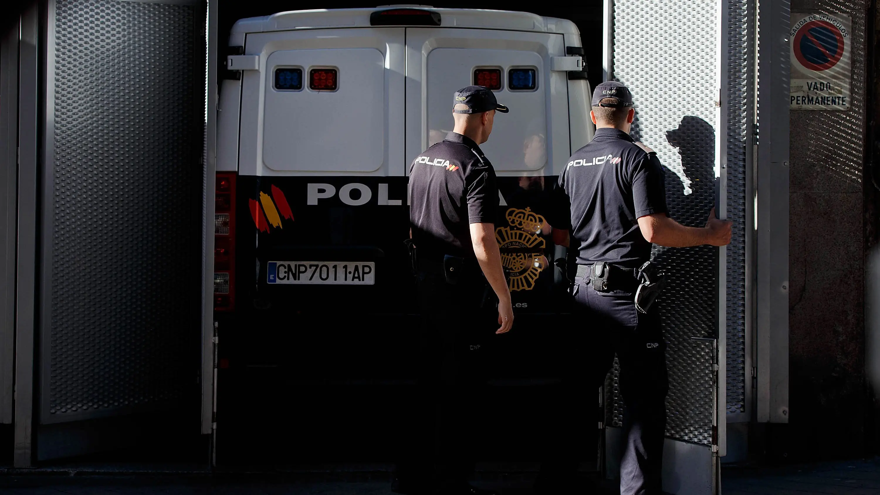 Detienen a un profesor de primaria por abusos sexuales a menores en Sevilla Detienen a un profesor de primaria por abusos sexuales a menores en Sevilla