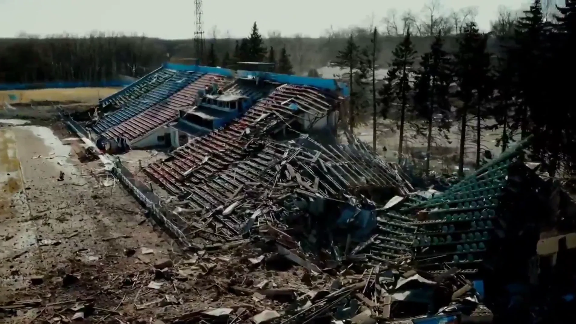 El estadio del Chernígov, destrozado