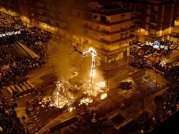 Efemérides de hoy 19 de marzo de 2022: El 19 de marzo se celebra La Nit de la Cremá, acto con el que se clausuran las Fallas de Valencia con la quema de los monumentos.