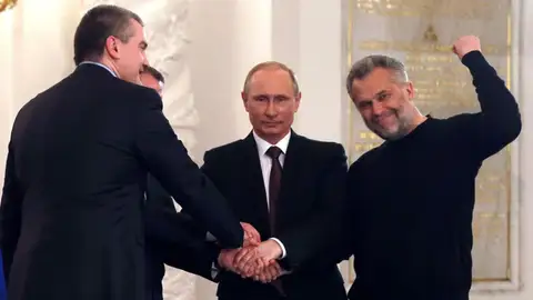 Efemérides de hoy 18 de marzo de 2022: Vladimir Putin firma el tratado internacional de Crimea Efemérides