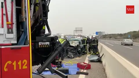 Mueren dos conductores en un choque frontal en Madrid Mueren dos conductores en un choque frontal en Madrid