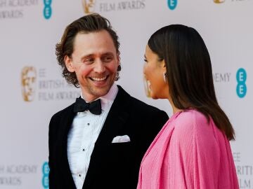 Tom Hiddleston y Zawe Ashton en los BAFTA