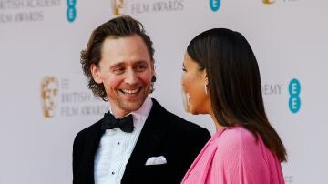 Tom Hiddleston y Zawe Ashton en los BAFTA