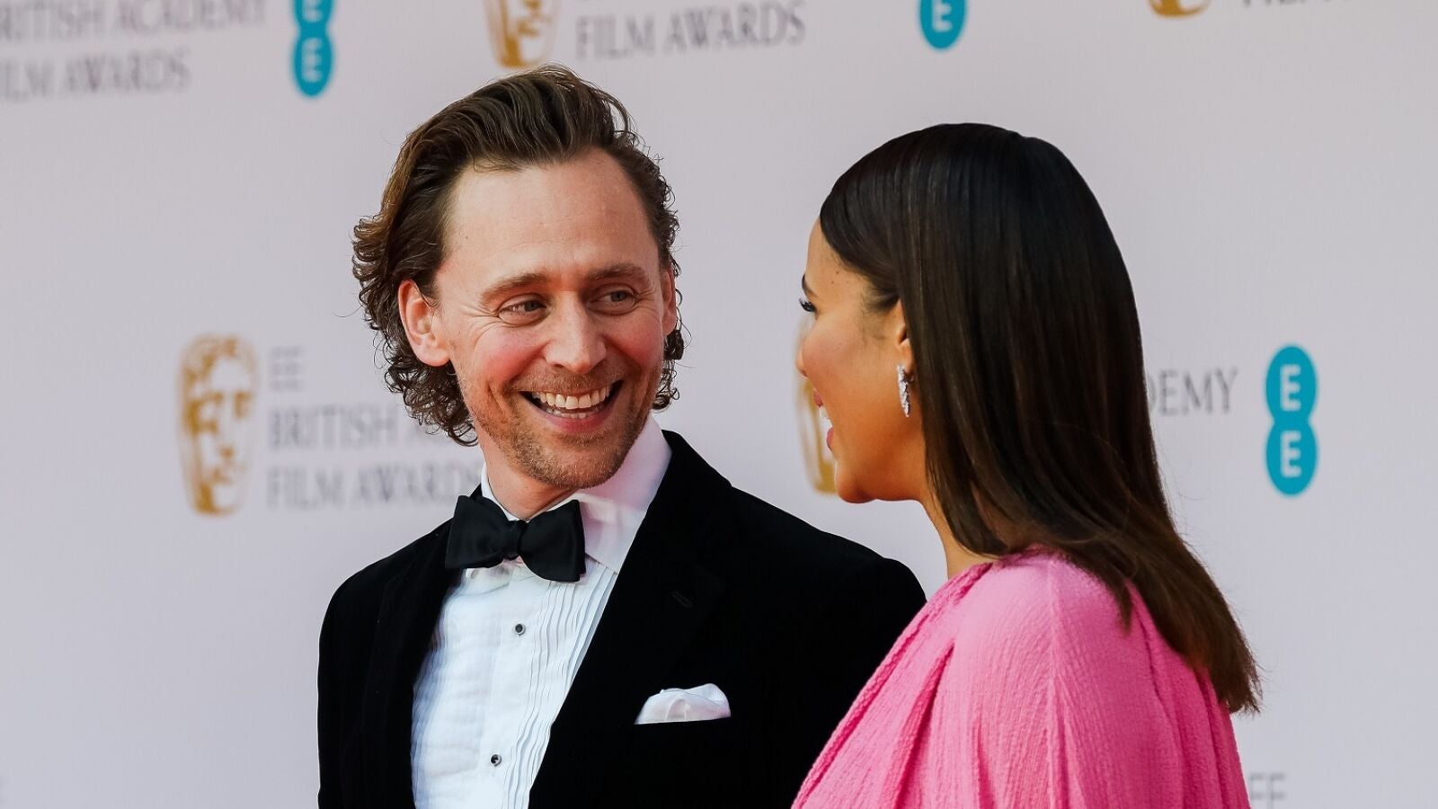 Tom Hiddleston se casa: Así es su novia, la actriz Zawe Ashton