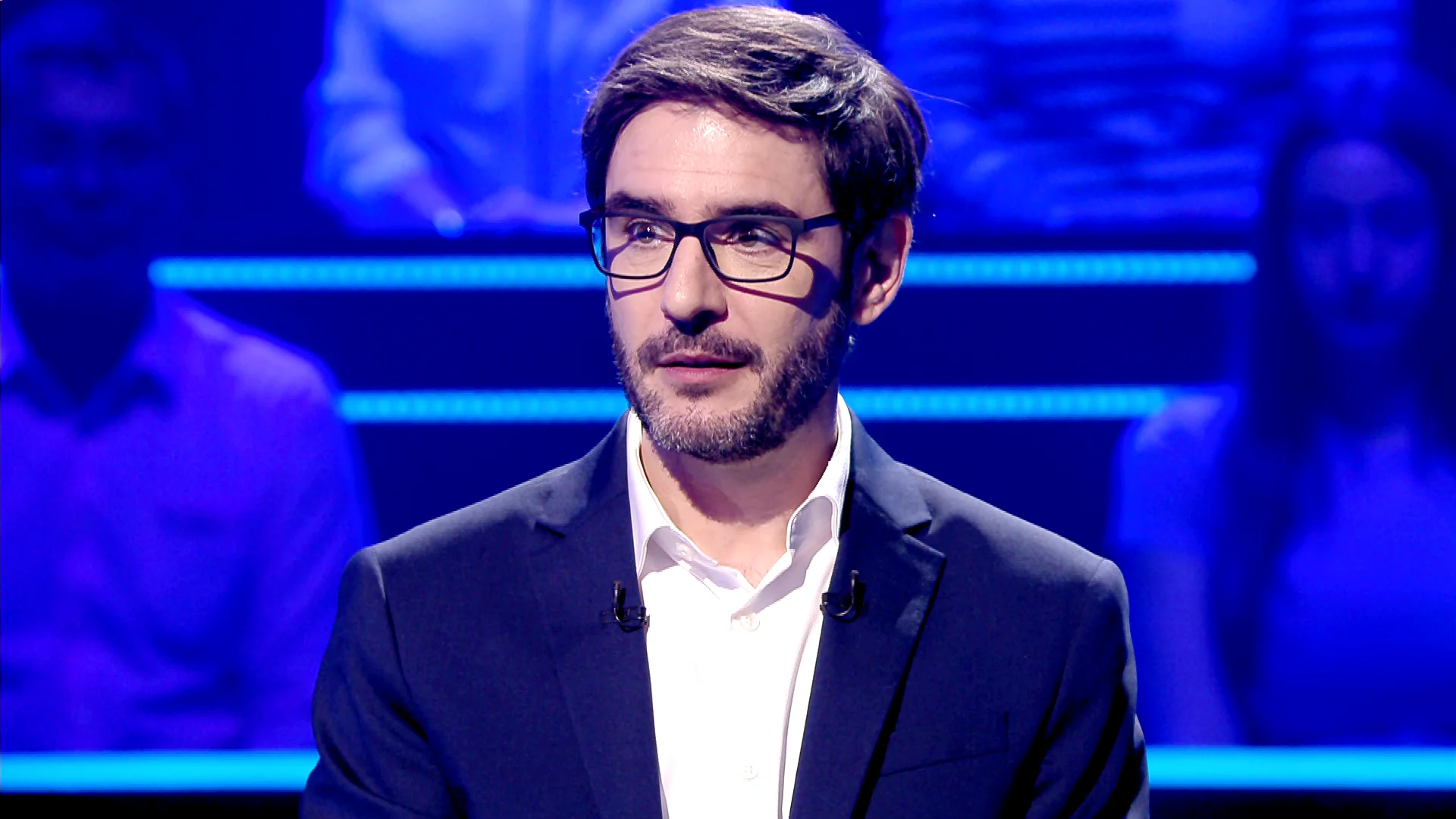 El lapsus de Juanra Bonet: da sin querer a María José una pista que termina siendo clave en ‘¿Quién quiere ser millonario?’ Al presentador le ha costado deletrear casi tanto como a la concursante acertar el apellido del fundador de Facebook.