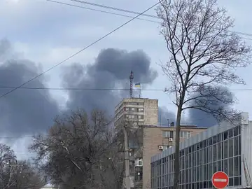 Ucrania denuncia el bombardeo ruso sobre una escuela con 400 personas en Mariúpol