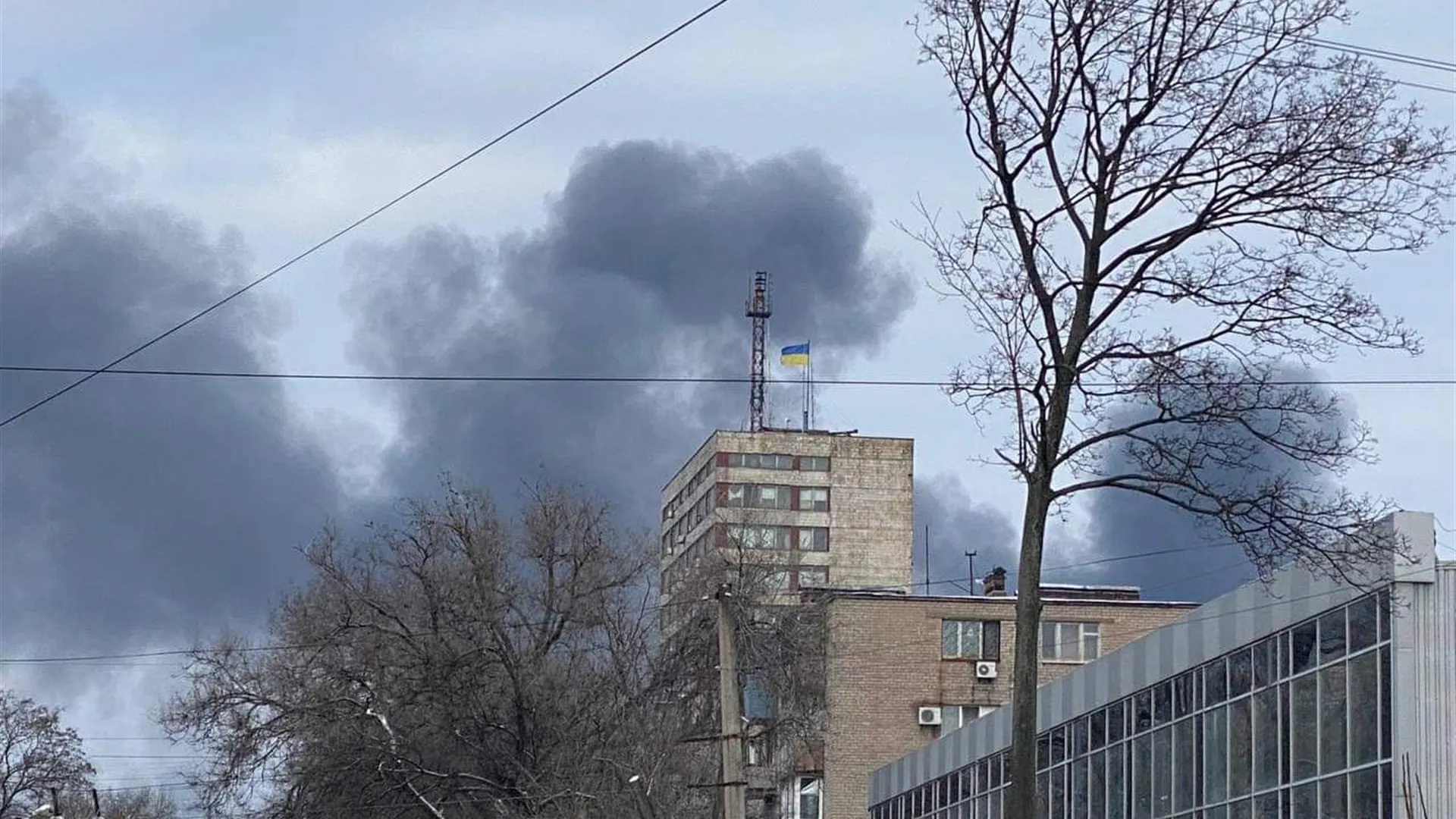 Ucrania denuncia el bombardeo ruso sobre una escuela con 400 personas en Mariúpol Ucrania denuncia el bombardeo ruso sobre una escuela con 400 personas en Mariúpol