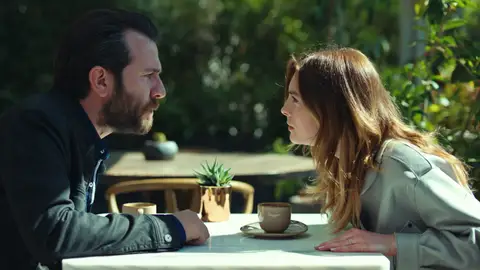 Derin le ruega a Melih que no la denuncie por planear su propio secuestro: "Por favor, no me separes de mis hijos" Derin le ruega a Melih que no la denuncie por planear su propio secuestro: "Por favor, no me separes de mis hijos"