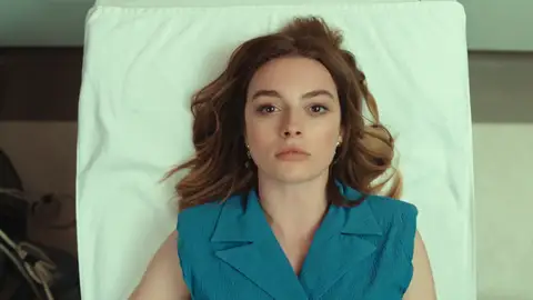 Derin, acompañada de Volkan, acude al hospital para comprobar que "su embarazo" va bien: ¿Derya confesará la verdad? Derin, acompañada de Volkan, acude al hospital para comprobar que "su embarazo" va bien: ¿Derya confesará la verdad?