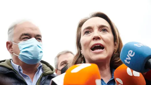 La coordinadora general del Partido Popular, Cuca Gamarra, y el presidente del Comité Organizador del XX Congreso Extraordinario Nacional del PP, Esteban González Pons La coordinadora general del Partido Popular, Cuca Gamarra, y el presidente del Comité Organizador del XX Congreso Extraordinario Nacional del PP, Esteban González Pons