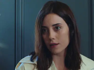 Asya desenmascara a Derin ante Volkan y Melih: "O dejas de intentar destruirme o seré yo quién te destruya a ti" Asya desenmascara a Derin ante Volkan y Melih: "O dejas de intentar destruirme o seré yo quién te destruya a ti"