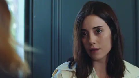 Asya desenmascara a Derin ante Volkan y Melih: "O dejas de intentar destruirme o seré yo quién te destruya a ti" Asya desenmascara a Derin ante Volkan y Melih: "O dejas de intentar destruirme o seré yo quién te destruya a ti"