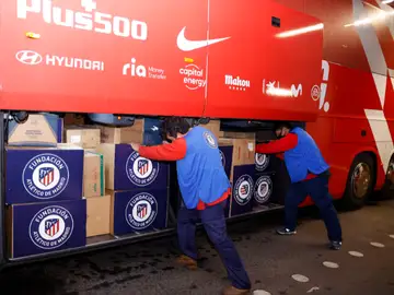 El Atlético de Madrid fleta un autobús con ayuda humanitaria a Ucrania y para traer refugiados El Atlético de Madrid fleta un autobús con ayuda humanitaria a Ucrania y para traer refugiados