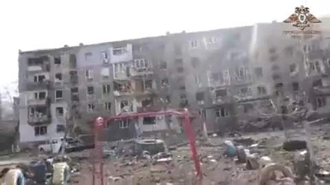 Kiev rechaza la rendición en Mariúpol tras el ultimátum de Rusia Kiev rechaza la rendición en Mariúpol tras el ultimátum de Rusia