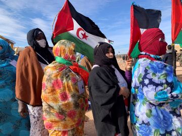 Varias mujeres que acudieron al XV Congreso del Frente Polisario
