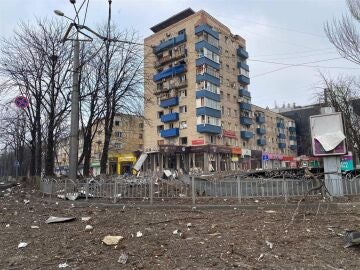 Mariúpol resiste al asedio, mientras los rusos intensifican sus ataques sobre Odesa