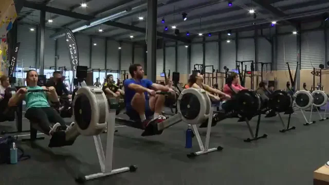 Remando por Ucrania: el reto solidario de un gimnasio de crossfit de Logro&ntilde;o