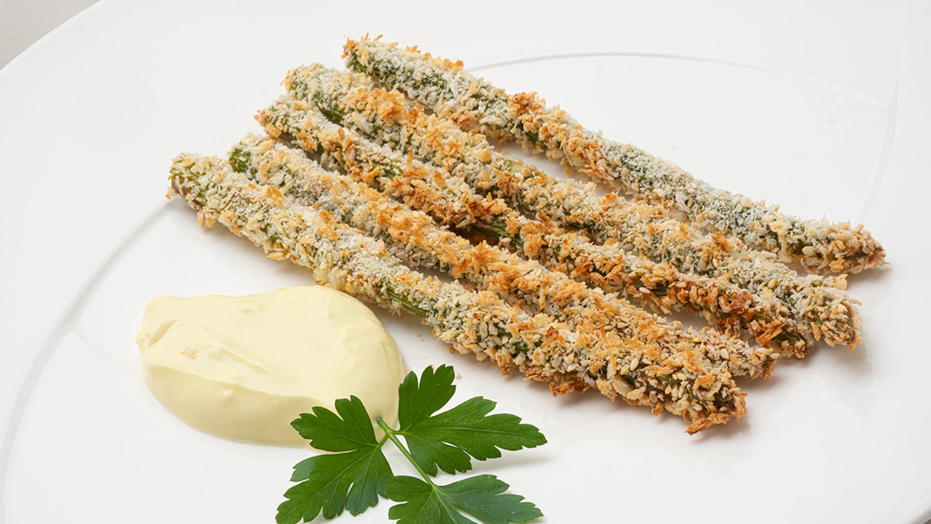 La receta de Arguiñano, ¡perfecta para adelgazar!: espárragos verdes con lactonesa