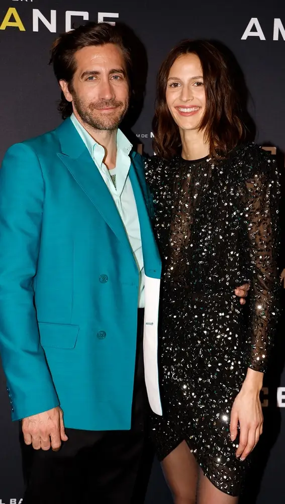 Jake Gyllenhaal y su novia Jeanne Cadieu en el estreno de 'Ambulance'