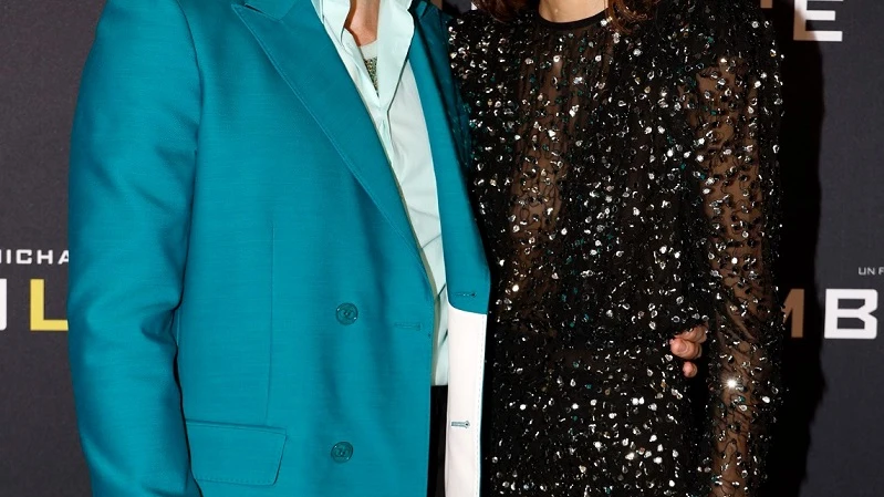 Jake Gyllenhaal y su novia Jeanne Cadieu en el estreno de 'Ambulance' Jake Gyllenhaal y su novia Jeanne Cadieu en el estreno de 'Ambulance'
