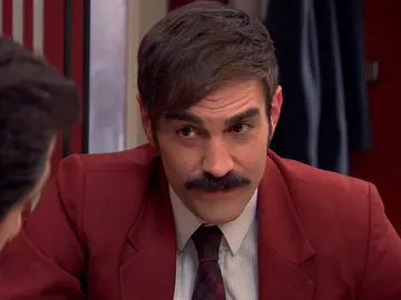Raúl anima a Emilio a luchar por el merecido amor de Julieta Raúl anima a Emilio a luchar por el merecido amor de Julieta