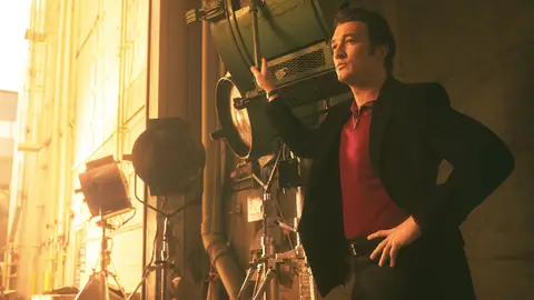 Miles Teller como Albert S. Ruddy en 'The Offer' Miles Teller como Albert S. Ruddy en 'The Offer'