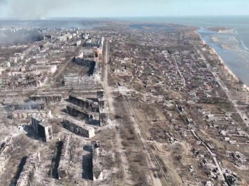 Se cumple un mes de guerra en Ucrania: Las tropas ucranianas resisten mientras Rusia arrasa ciudades 