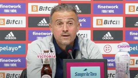 Luis Enrique, a la prensa: "No he renovado por vosotros, por si hacemos un mal Mundial que no digáis 'hay que echarlo'" Luis Enrique, a la prensa: "No he renovado por vosotros, por si hacemos un mal Mundial que no digáis 'hay que echarlo'"