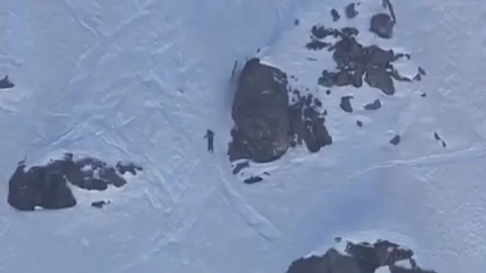 El esquiador español Aimar Navarro sufre un aparatoso accidente y se choca contra una roca El esquiador español Aimar Navarro sufre un aparatoso accidente y se choca contra una roca