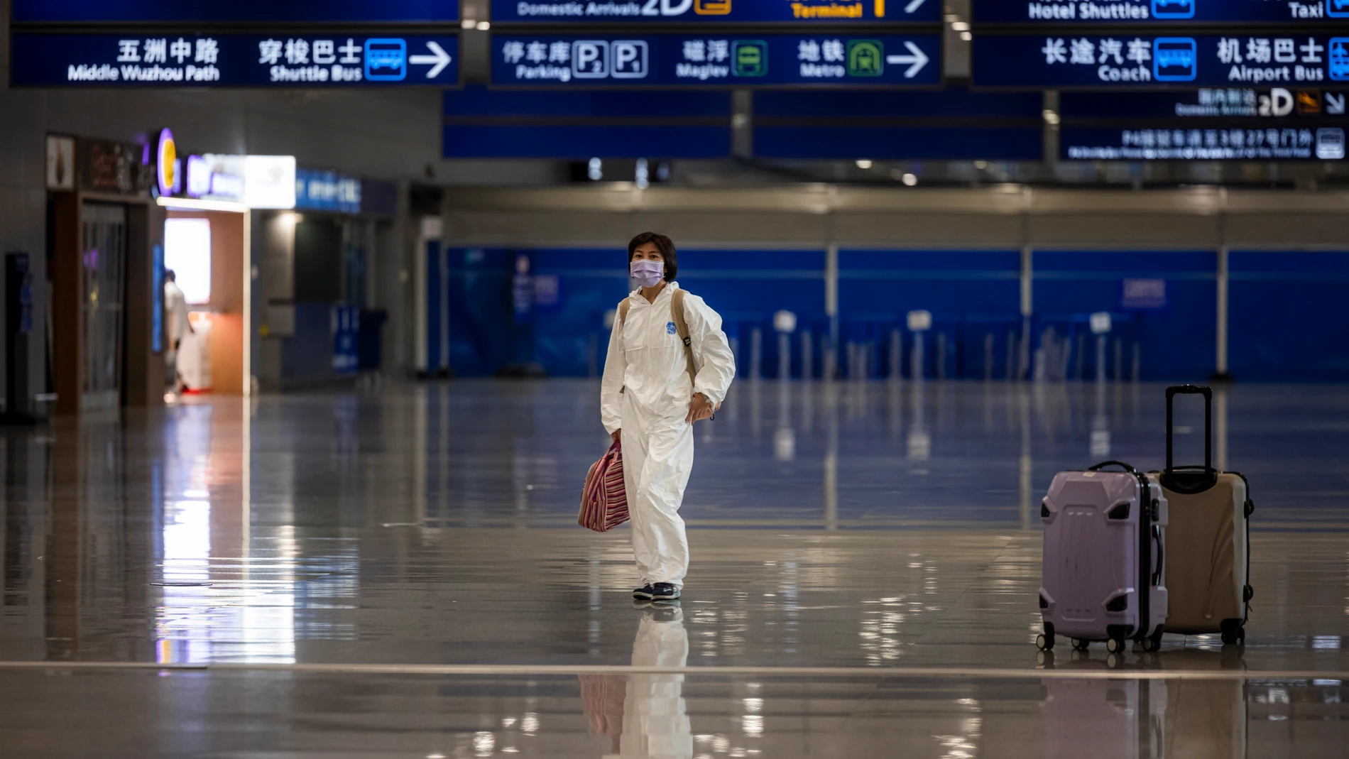 Un pasajero en el Aeropuerto de Shanghái