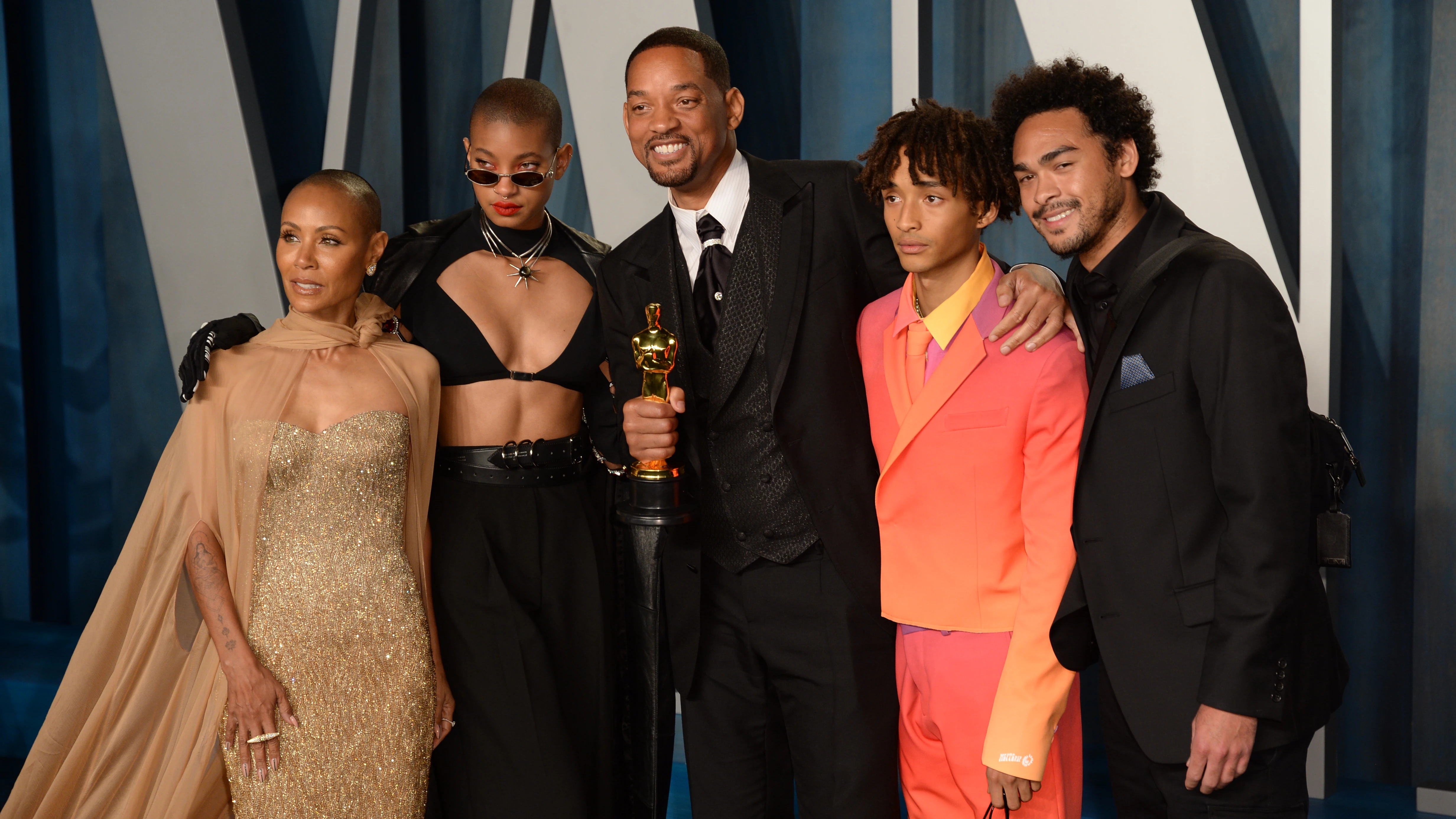 Will Smith posa con toda su familia tras la agresión que le hizo protagonista de la noche Will Smith posa con toda su familia tras la agresión que le hizo protagonista de la noche