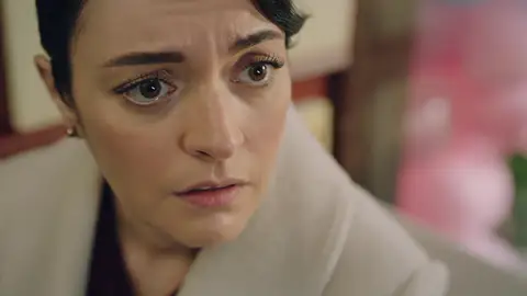 ¡Tomris le cuenta la verdad a Safiye!: “Le dije a mi padre que, si se casaba contigo, yo me iría” Mejores momentos| Capítulo 72