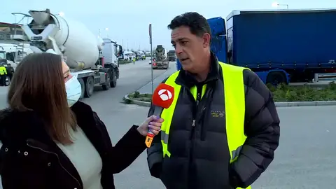 Los transportistas siguen con los paros y reclaman que se les garantice por ley no trabajar a pérdidas Los transportistas siguen con los paros y reclaman que se les garantice por ley no trabajar a pérdidas