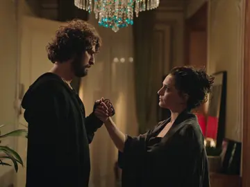 ¡Han se venga de Ceylan tras pasar la noche juntos!: “Perdóname. Adiós” ¡Han se venga de Ceylan tras pasar la noche juntos!: “Perdóname. Adiós”
