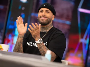 La reflexión de Nicky Jam sobre la fama y el éxito en 'El Hormiguero 3.0': “Yo hago el dinero, el dinero no me hace a mí” La reflexión de Nicky Jam sobre la fama y el éxito en 'El Hormiguero 3.0': “Yo hago el dinero, el dinero no me hace a mí”