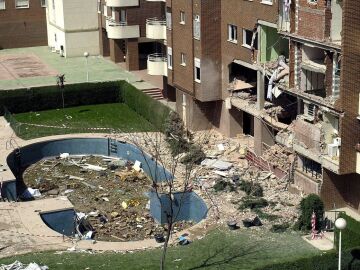 Efemérides de hoy 3 de abril de 2022: El 3 de abril de 2004, siete terroristas implicados en los atentados del 11 de marzo de 2004 en Madrid se suicidan en Leganés haciendo estallar una fuerte carga explosiva.