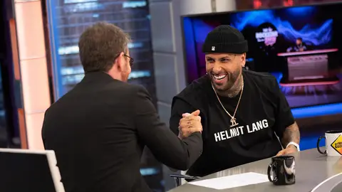 El motivo por el que Nicky Jam hizo un impresionante regalo a su novia: "A veces he regalado dinero por la calle" El motivo por el que Nicky Jam hizo un impresionante regalo a su novia: "A veces he regalado dinero por la calle"